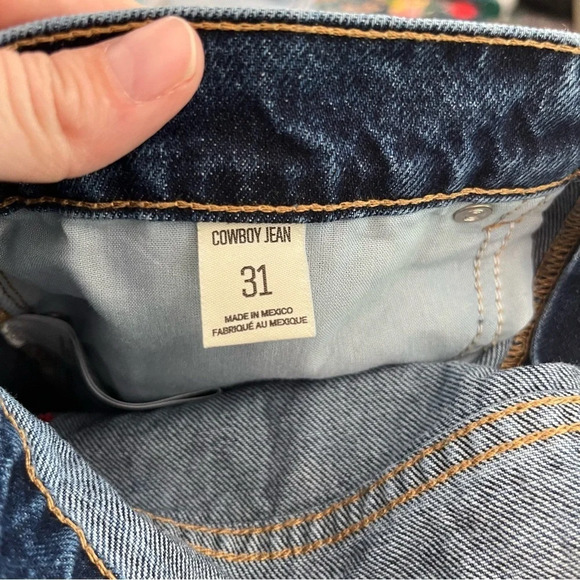 URBAN Outfitters BDG High Rise Cowboy Jeans in Distressed Dark Wash 31 Baggy - Picture 6 of 9